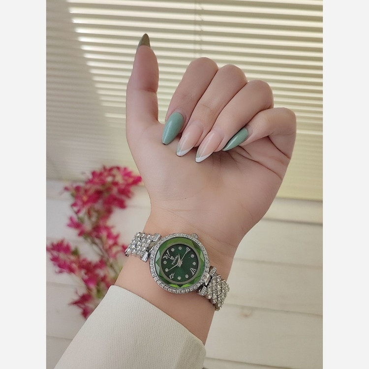 ساعت مچی زنانه و دخترانه کد 8جدید